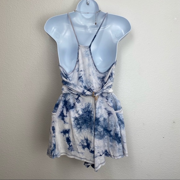 Adorable tie dye blue white shorts romper - Picture 3 of 4